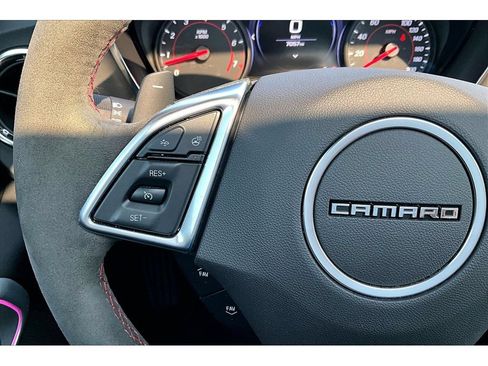 Used 2019 Chevrolet Camaro ZL1 RWD image 10