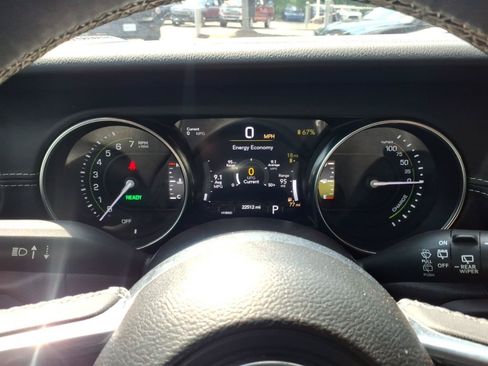 Used 2023 Jeep Wrangler Unlimited Sahara w/ Cold Weather Group AWD/4WD image 25