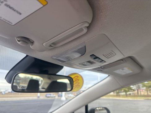 Used 2022 Toyota Corolla LE image 28