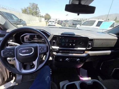 Used 2024 GMC Sierra 1500 Elevation AWD/4WD image 7
