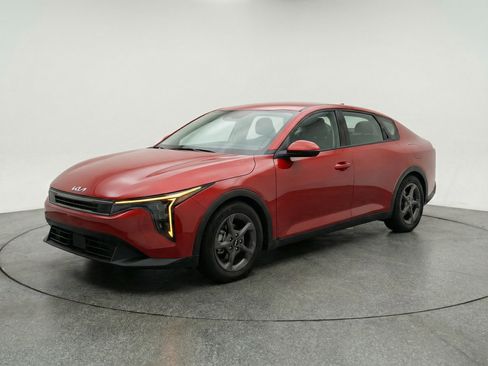 Used 2025 Kia K4 FWD image 3