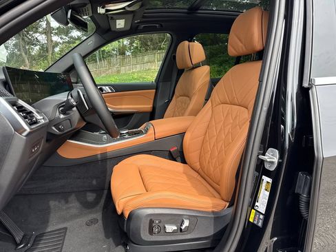 New 2026 BMW X5 xDrive50e w/ Climate Comfort Package AWD/4WD image 10