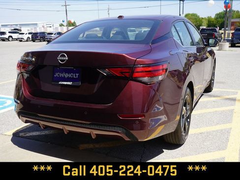 Used 2025 Nissan Sentra SV FWD image 9