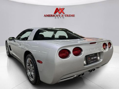 Used 2001 Chevrolet Corvette Coupe w/ Preferred Equipment Group1 RWD image 5