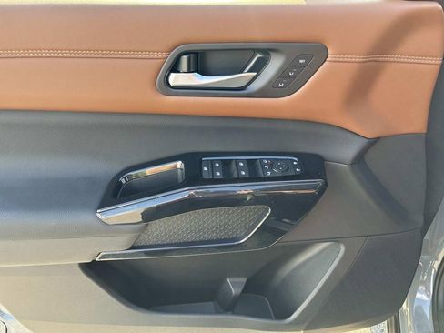 New 2026 Nissan Pathfinder Platinum AWD/4WD image 10