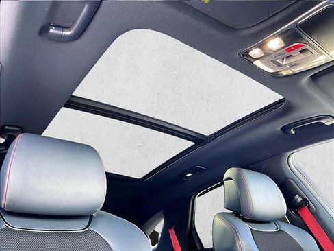 Used 2023 Genesis GV70 2.5T w/ Sport Prestige Package image 17