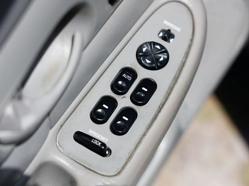 Used 2001 Buick Century Custom w/ Premium Pkg image 30