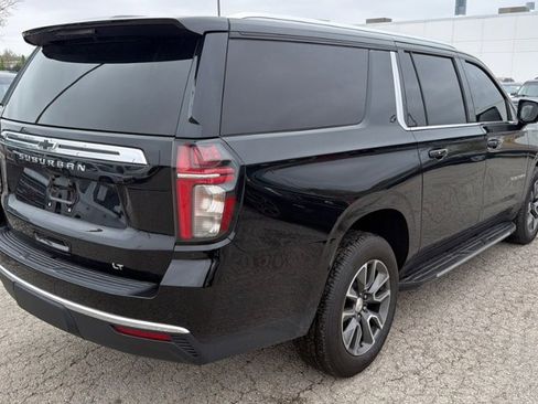 Used 2021 Chevrolet Suburban LT image 8