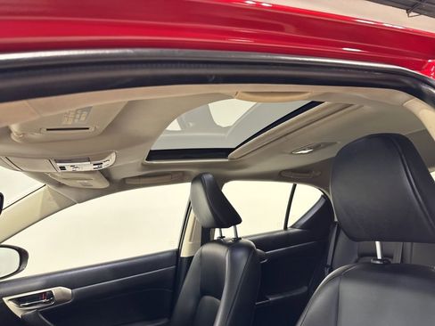 Used 2017 Lexus CT 200h w/ Navigation System Package image 31