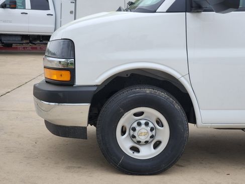 New 2025 Chevrolet Express 3500 w/ Power Convenience Package image 14