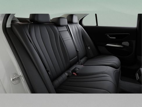 Used 2026 Mercedes-Benz E 350 4MATIC Sedan image 43