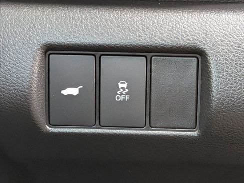 Used 2025 Honda Pilot EX-L image 17