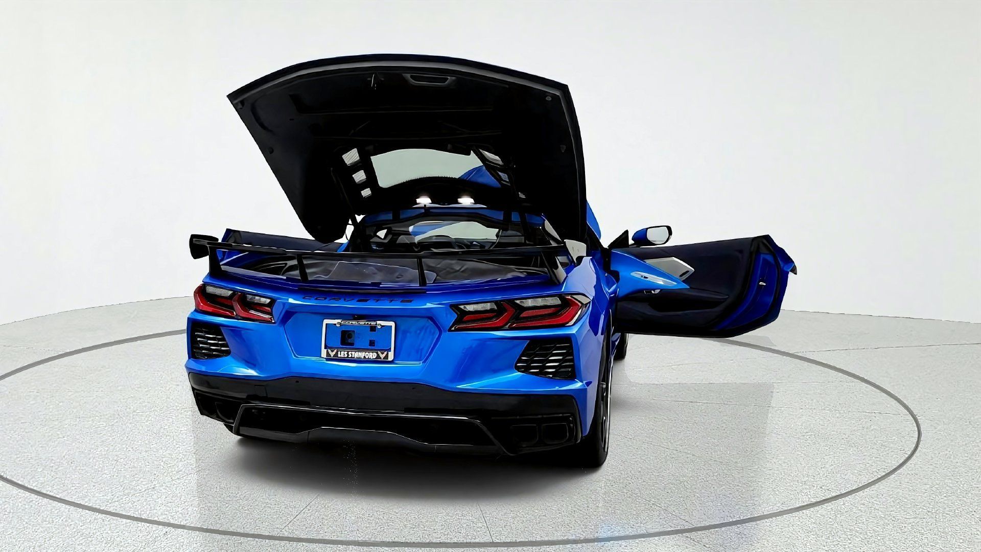 Used 2025 Chevrolet Corvette Stingray Premium Cpe w/ Z51 Performance Package RWD image 12