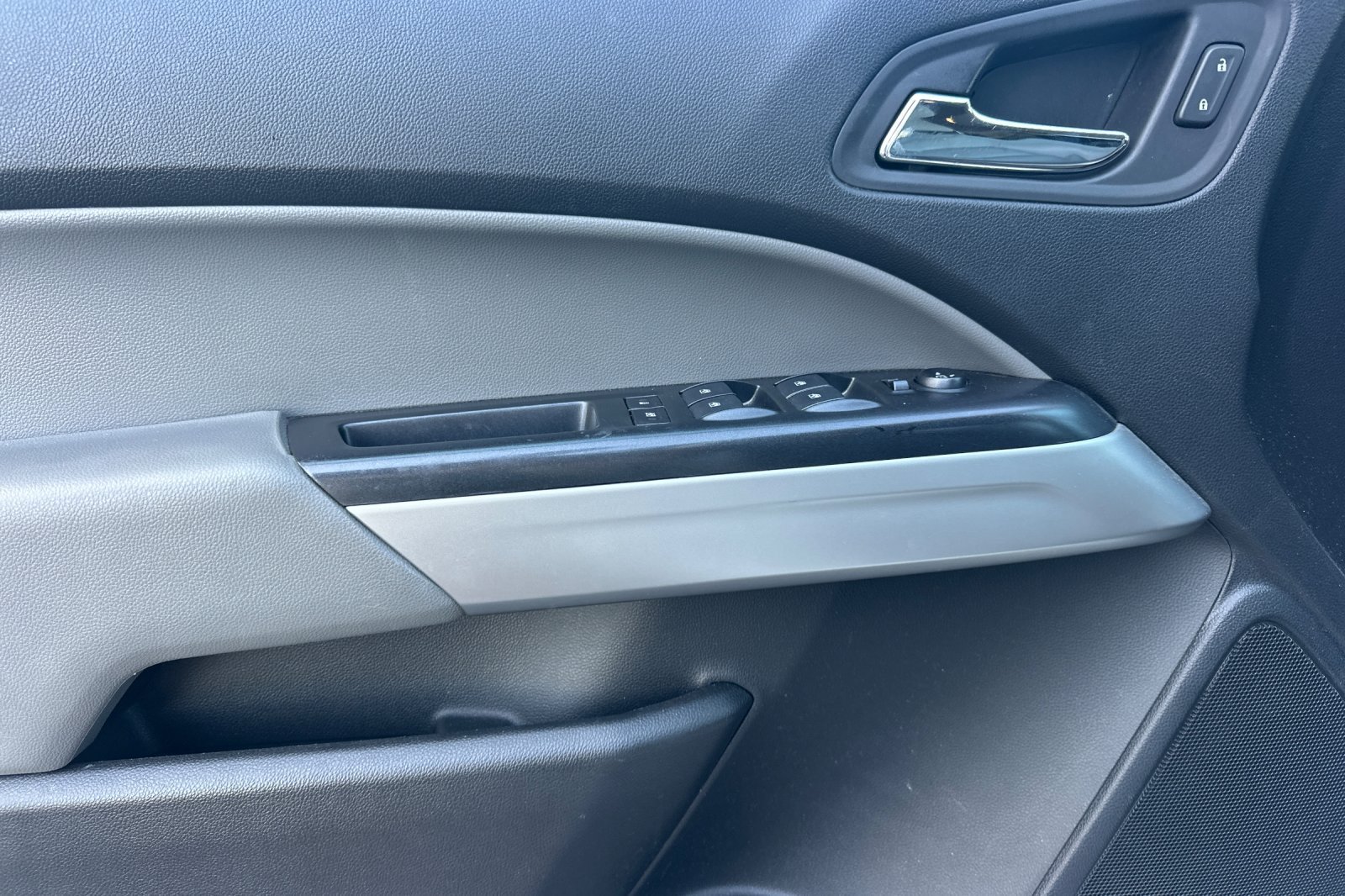 Used 2019 Chevrolet Colorado LT w/ Redline Special Edition AWD/4WD image 11