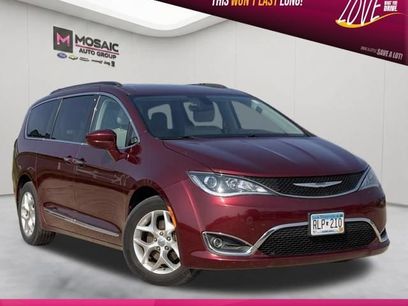 Used 2017 Chrysler Pacifica Touring-L w/ Tire & Wheel Group