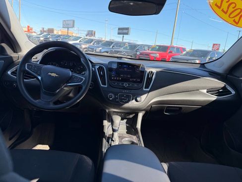 Used 2022 Chevrolet Malibu LS image 29