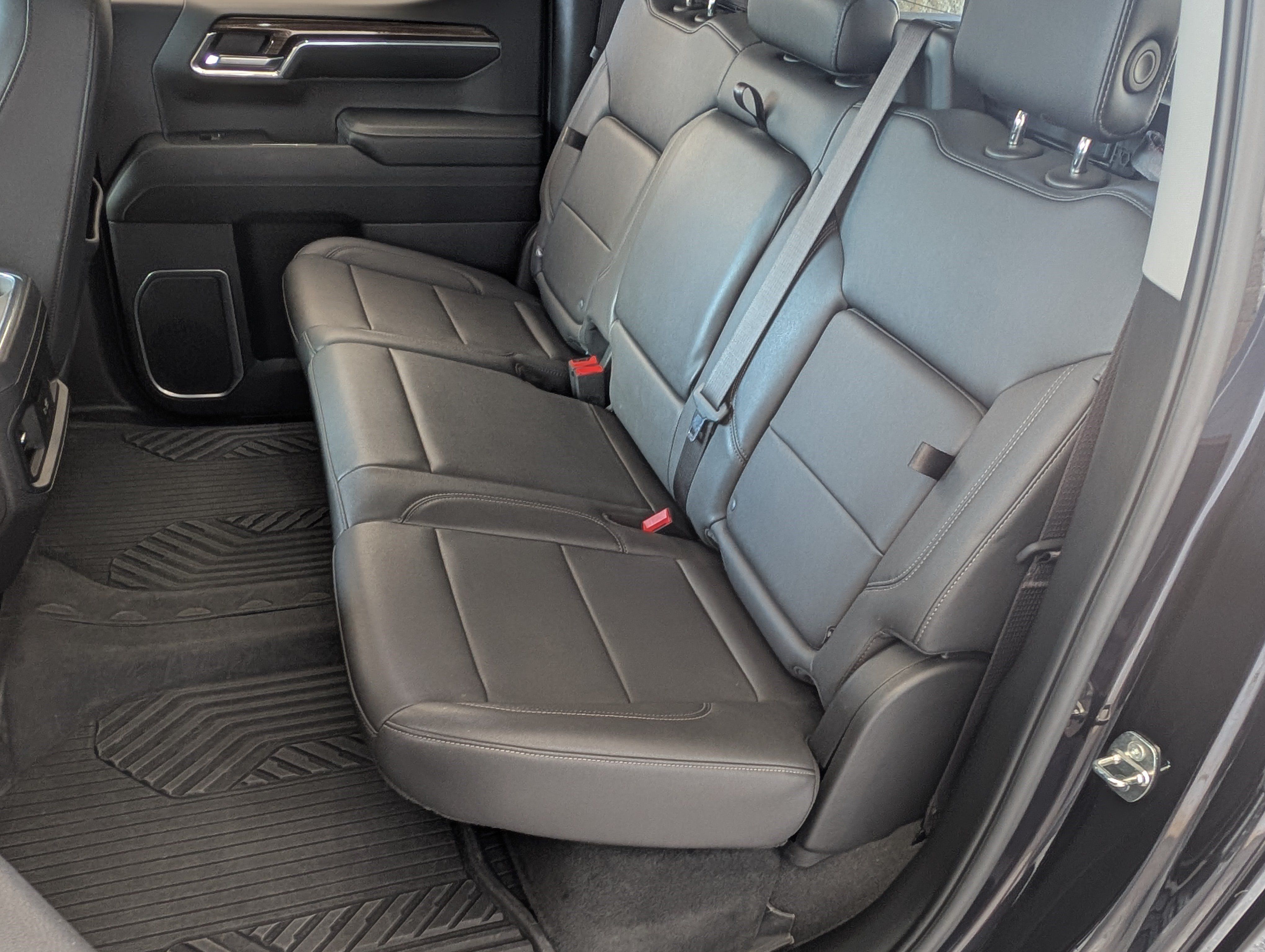 Used 2024 Chevrolet Silverado 1500 LT Trail Boss w/ Convenience Package II AWD/4WD image 17