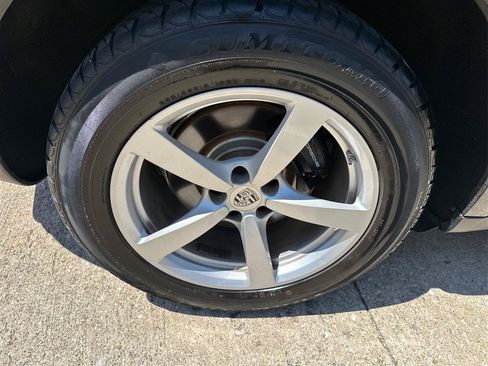 Used 2017 Porsche Macan AWD/4WD image 25