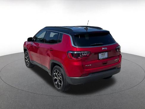 Used 2025 Jeep Compass Limited AWD/4WD image 10