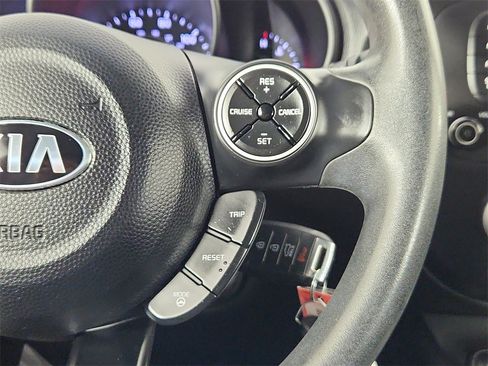 Used 2014 Kia Soul + image 18