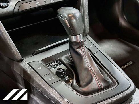 Used 2018 Hyundai Elantra Sport FWD image 18