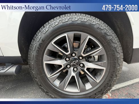 Used 2024 Chevrolet Suburban Z71 w/ Luxury Package AWD/4WD image 9