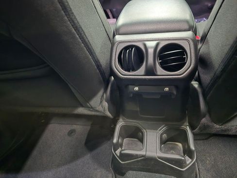 Used 2023 Jeep Wrangler Unlimited Sport AWD/4WD image 33