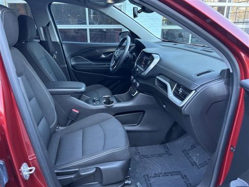 Used 2022 GMC Terrain SLE w/ Driver Convenience Package image 11