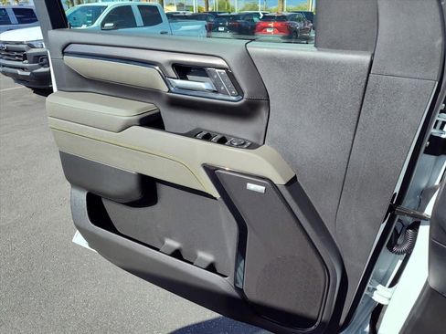 New 2026 Chevrolet Silverado 2500 ZR2 AWD/4WD image 9