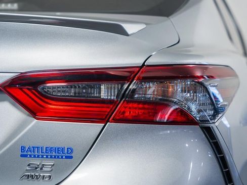 Used 2024 Toyota Camry SE image 6