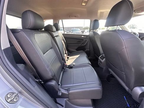 Used 2020 Volkswagen Tiguan SE FWD image 29