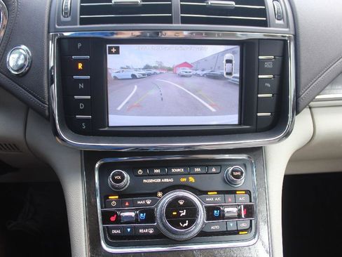 Used 2017 Lincoln Continental Reserve image 21