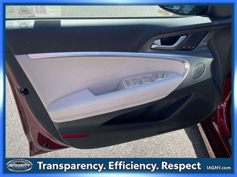 Used 2025 Genesis G70 2.5T w/ Sport Prestige Package image 16