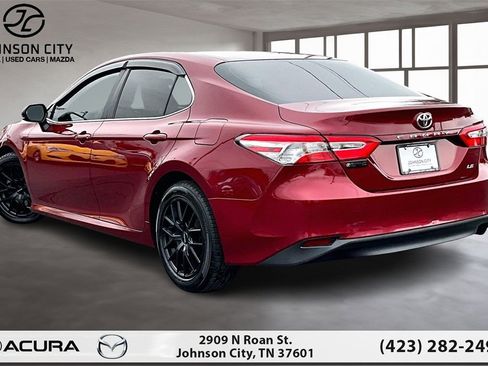 Used 2018 Toyota Camry L image 13