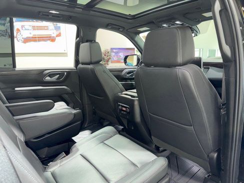 Used 2022 Chevrolet Tahoe Z71 w/ Luxury Package AWD/4WD image 61