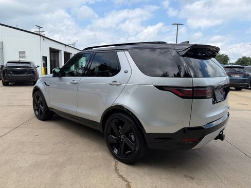 Used 2024 Land Rover Discovery Dynamic SE AWD/4WD image 29