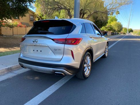 Used 2019 INFINITI QX50 Luxe image 2