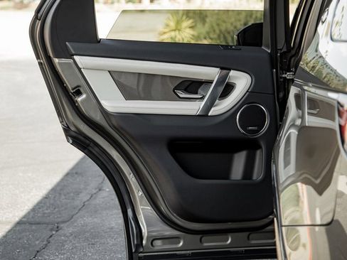 Used 2024 Land Rover Discovery Sport Dynamic SE image 19