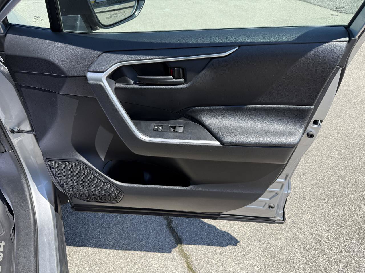 Used 2020 Toyota RAV4 LE w/ All Weather Liner Package FWD image 21