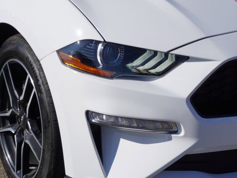 Used 2023 Ford Mustang Premium image 3