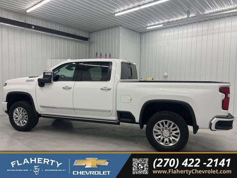 Used 2024 Chevrolet Silverado 3500 High Country w/ Technology Package image 5