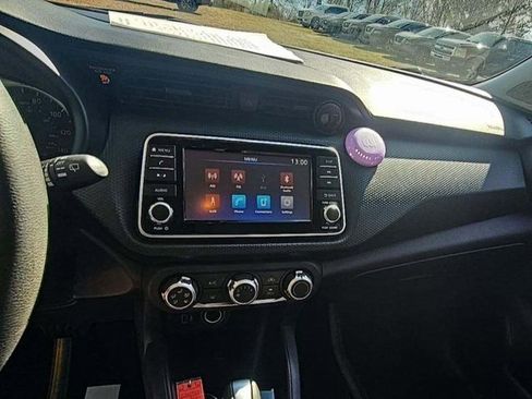 Used 2021 Nissan Kicks S image 5