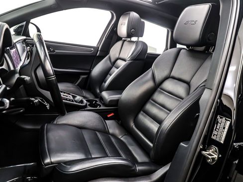 Used 2024 Porsche Macan GTS image 18