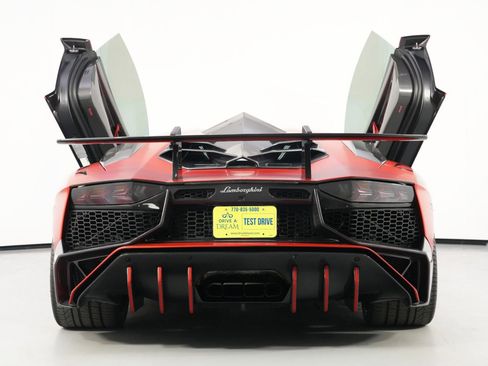 Used 2017 Lamborghini Aventador S image 18