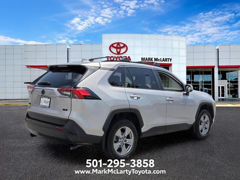 Used 2024 Toyota RAV4 XLE w/ Convenience Package FWD image 5