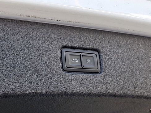 Certified 2023 Audi Q7 2.0T Premium w/ Towing Package image 31