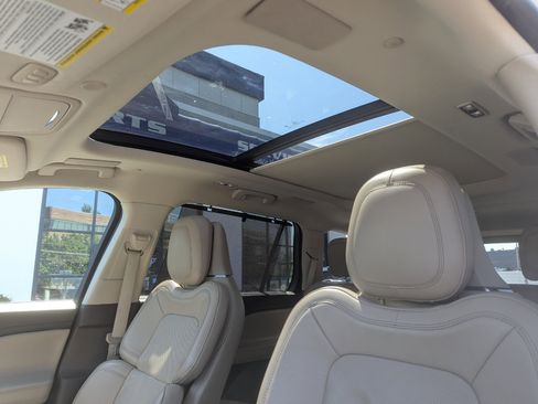 Used 2020 Lincoln Aviator Reserve w/ Equipment Group 202A image 32