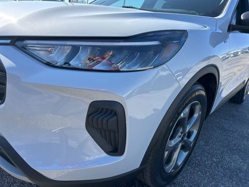 Used 2025 Ford Escape ST-Line image 9