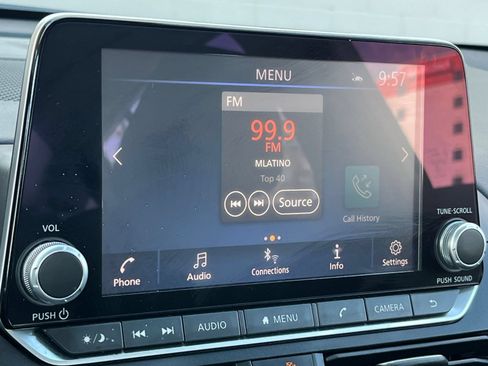 Used 2025 Nissan Altima 2.5 SV FWD image 21