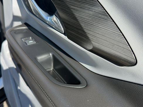 Used 2023 GMC Terrain SLE w/ Driver Convenience Package image 44